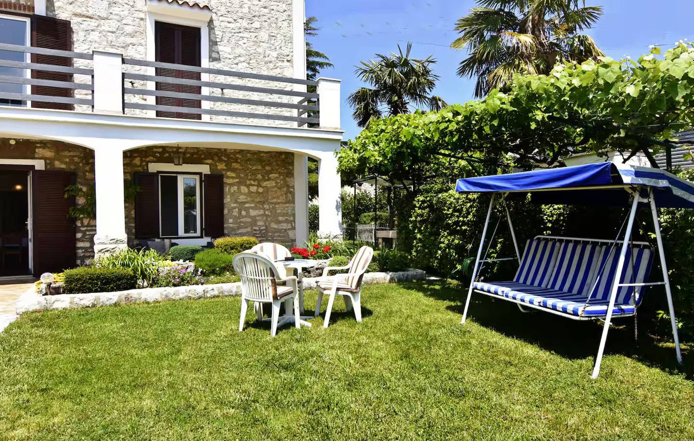Entire apartment, Cozy apartment with garden in Umag, Umag Region