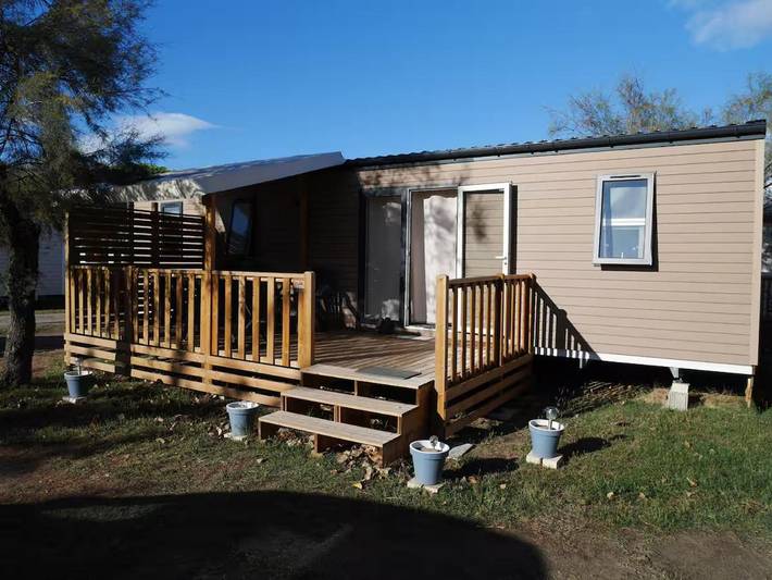 Camping pour 6 personnes, avec jardin ainsi que piscine et bassin pour enfant dans Plage de l'Espiguette - 4