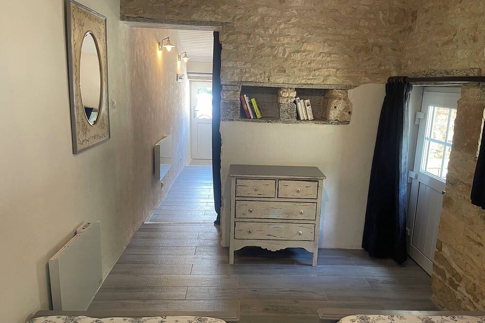 Chambre du Jardin - Chambre d'hôte, salle familiale (1 à 4 couchages) in Brux, Vienne (France)