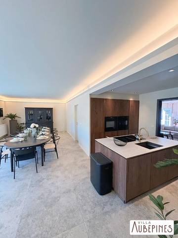 Gîte pour 8 personnes, avec sauna ainsi que vue et jardin, animaux acceptés dans Grottes de Han