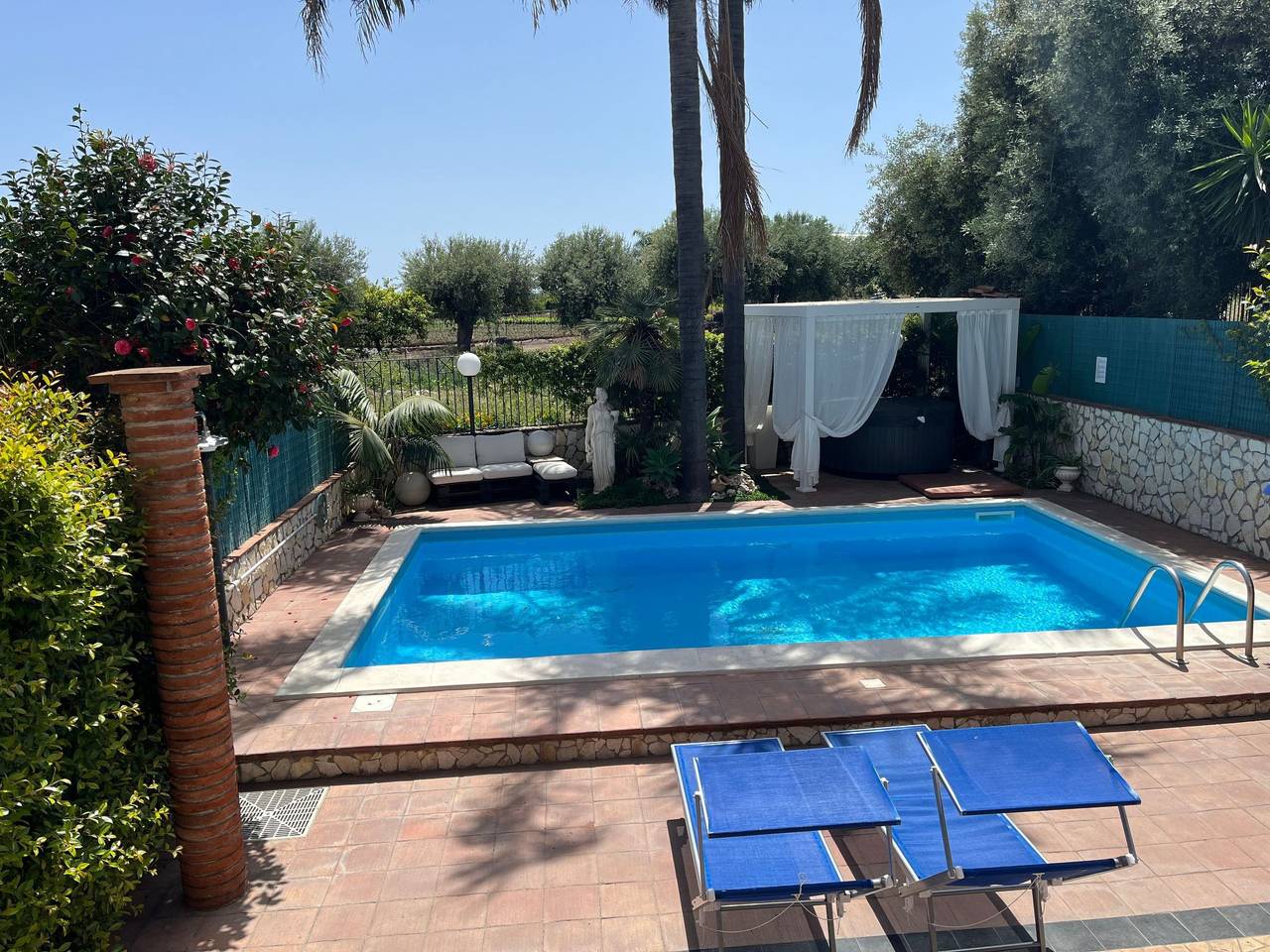 Euthalia zwischen Ätna und Taormina mit Pool und Jacuzzi in Riposto, Province de Catania