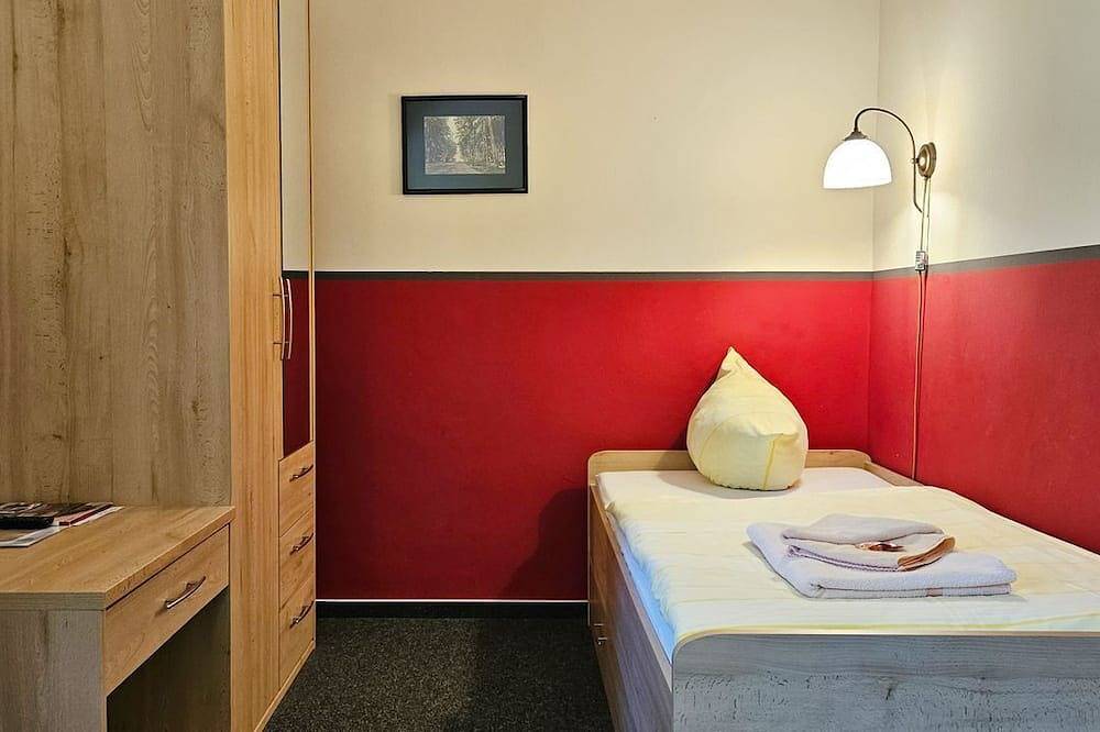 Ganze Wohnung, Komfortables Einzelzimmer im Mollibahnhof Heiligendamm nahe Sandstrand und Meer! in Heiligendamm, Rostock und Umgebung