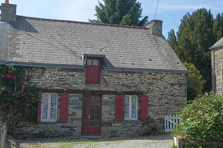 Location de vacances pour 5 personnes dans La Chapelle-Gaceline