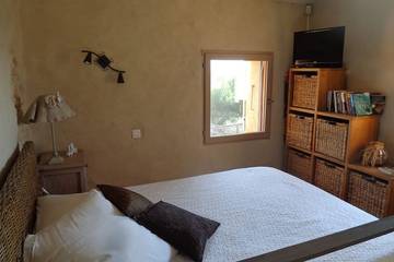 Gîte pour 2 Personnes dans Mazan, Parc naturel régional du Mont-Ventoux, Photo 2