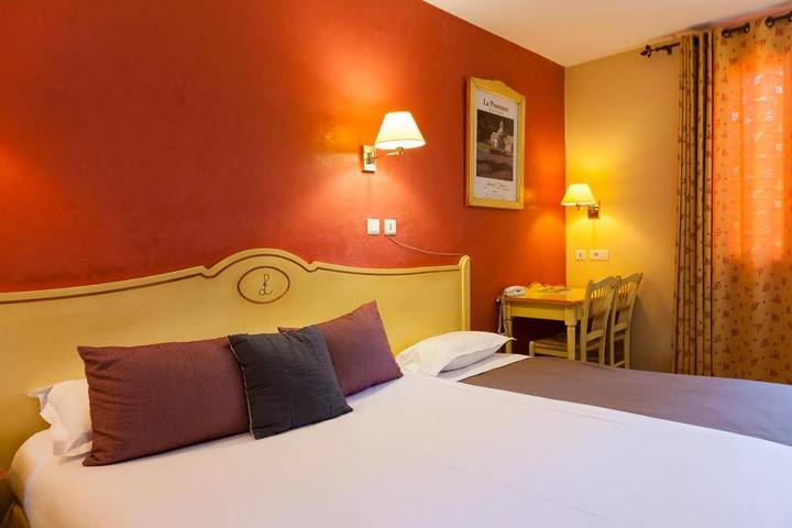 Hotel para 2 personas, con jardín y piscina - 1