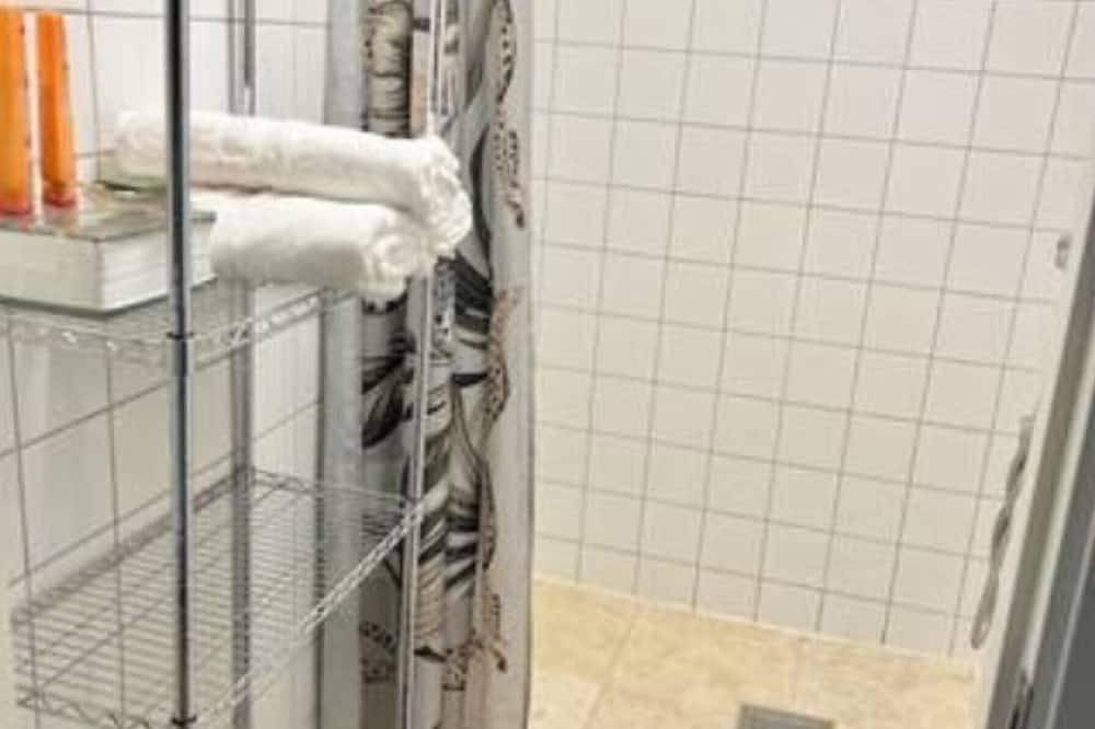 Hel lägenhet, Lägenhet för 8 Personer med terass in Båstad, Bjärehalvön