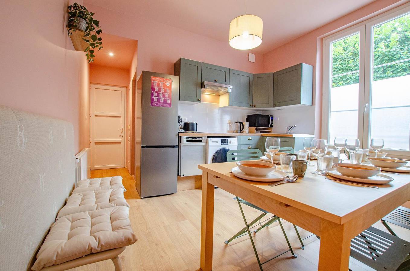 Lescapade in Sainte-Savine, Aube (desambiguación)