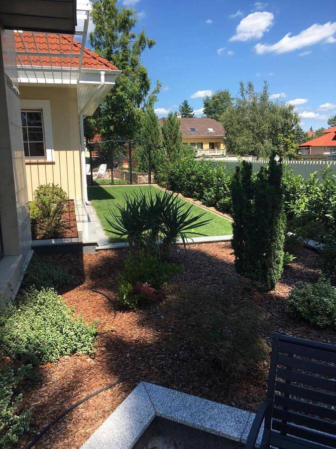 Location de vacances pour 2 personnes, avec terrasse ainsi que vue et jardin dans Pilisvorosvar - 3