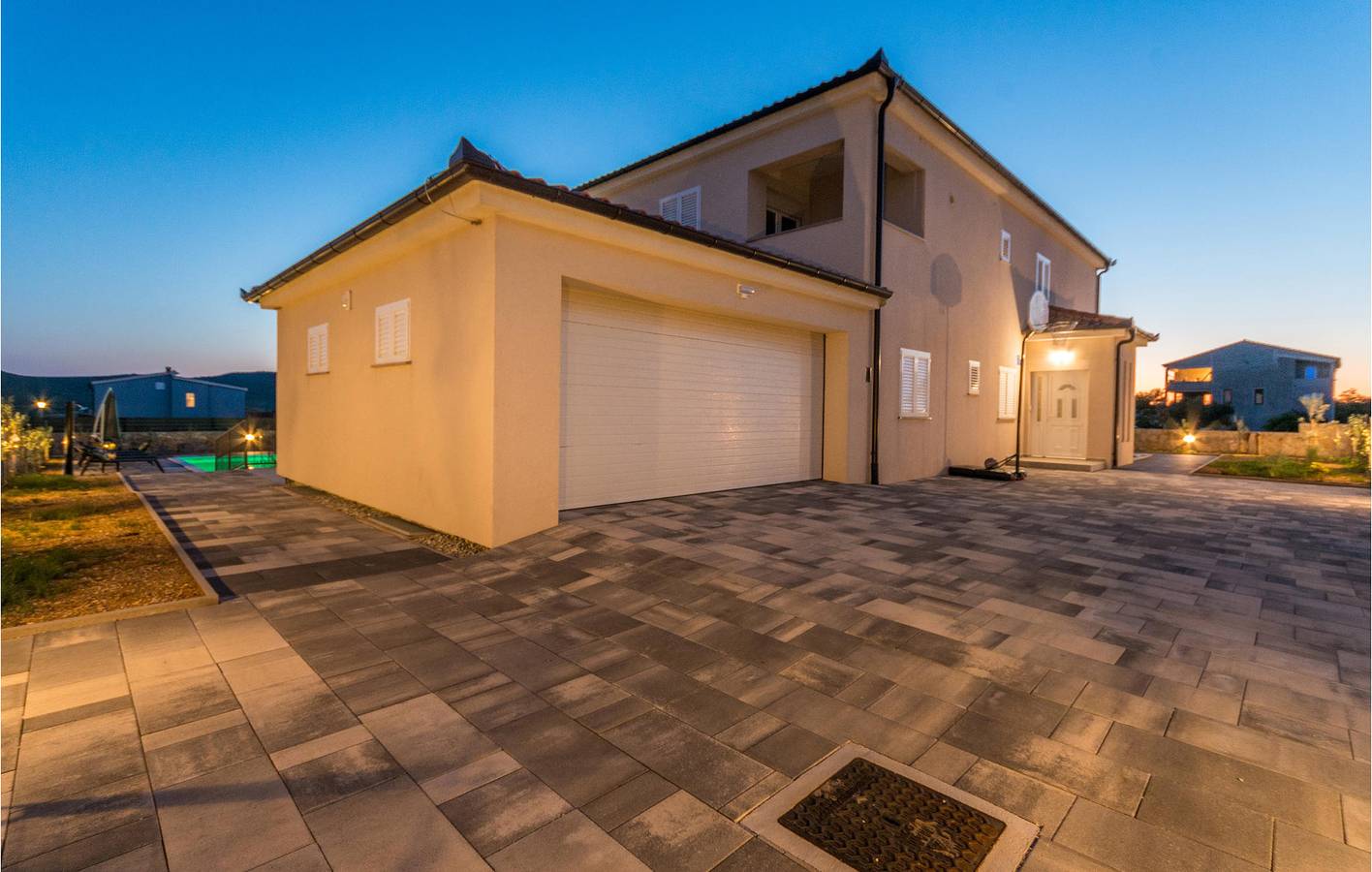 Reizende 1-Zimmer-Wohnung mit Pool, WLAN, Terrasse und Parkplatz in Sukosan, Zadar