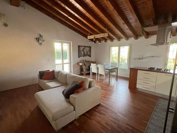 Appartamento per 4 persone, con balcone in Volta Mantovana