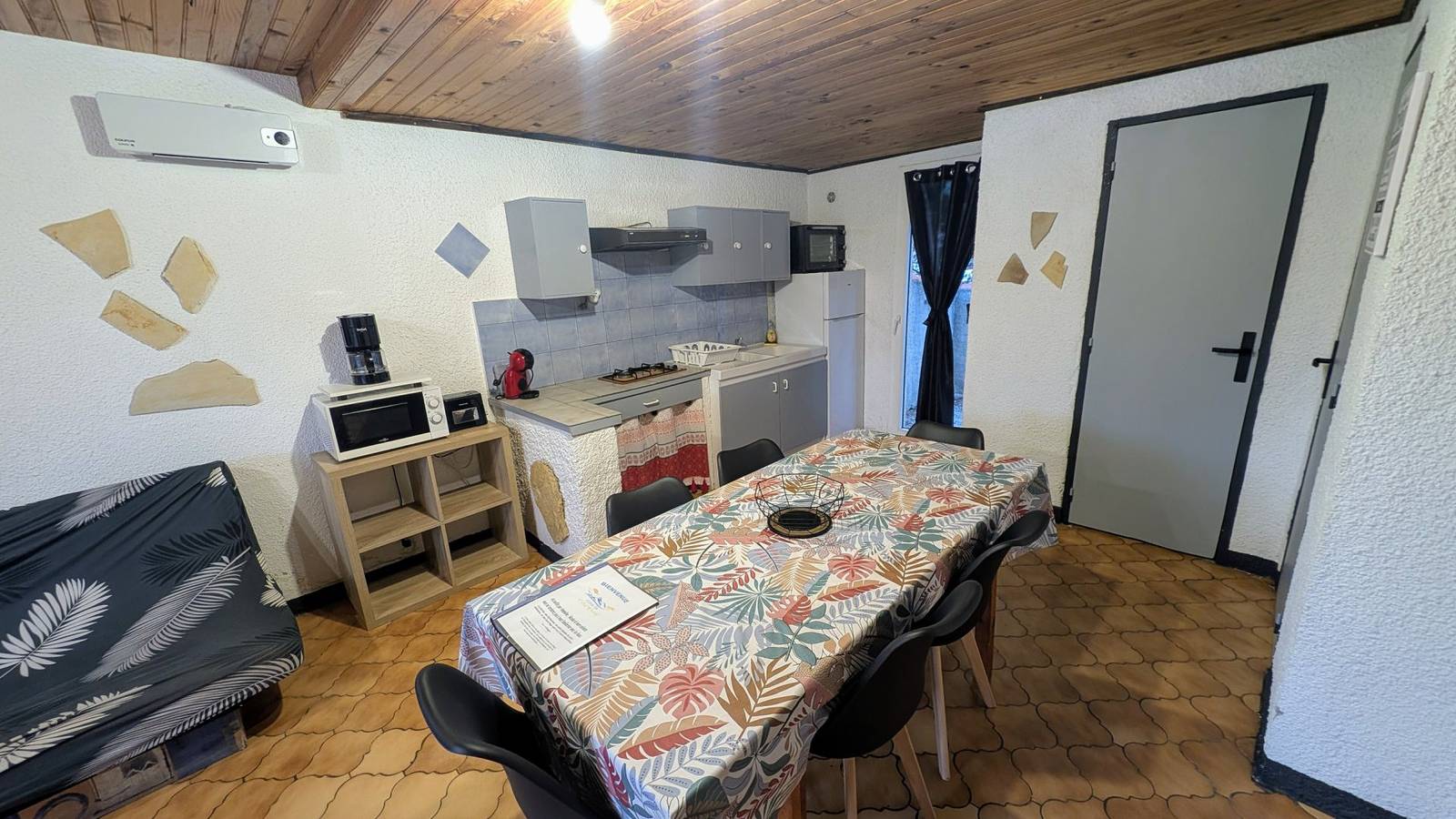 Gîte la Capelle para 7 personas, con piscina in Roquefort-des-Corbières, Region de Narbonne