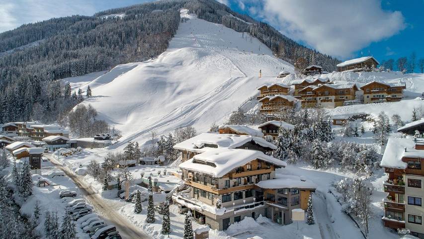Ferienwohnung für 2 Personen, mit Sauna und Balkon/Terrasse sowie Pool in Saalbach