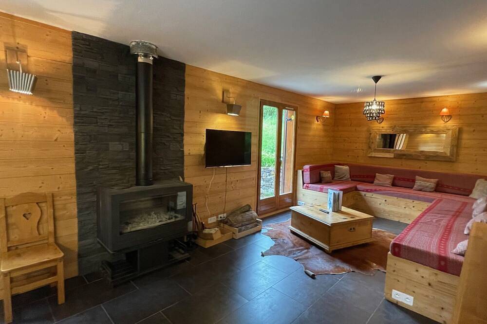 Chalet camp de base pour tribu, sportif,wifi,5 ch in Le Lioran, Laveissière