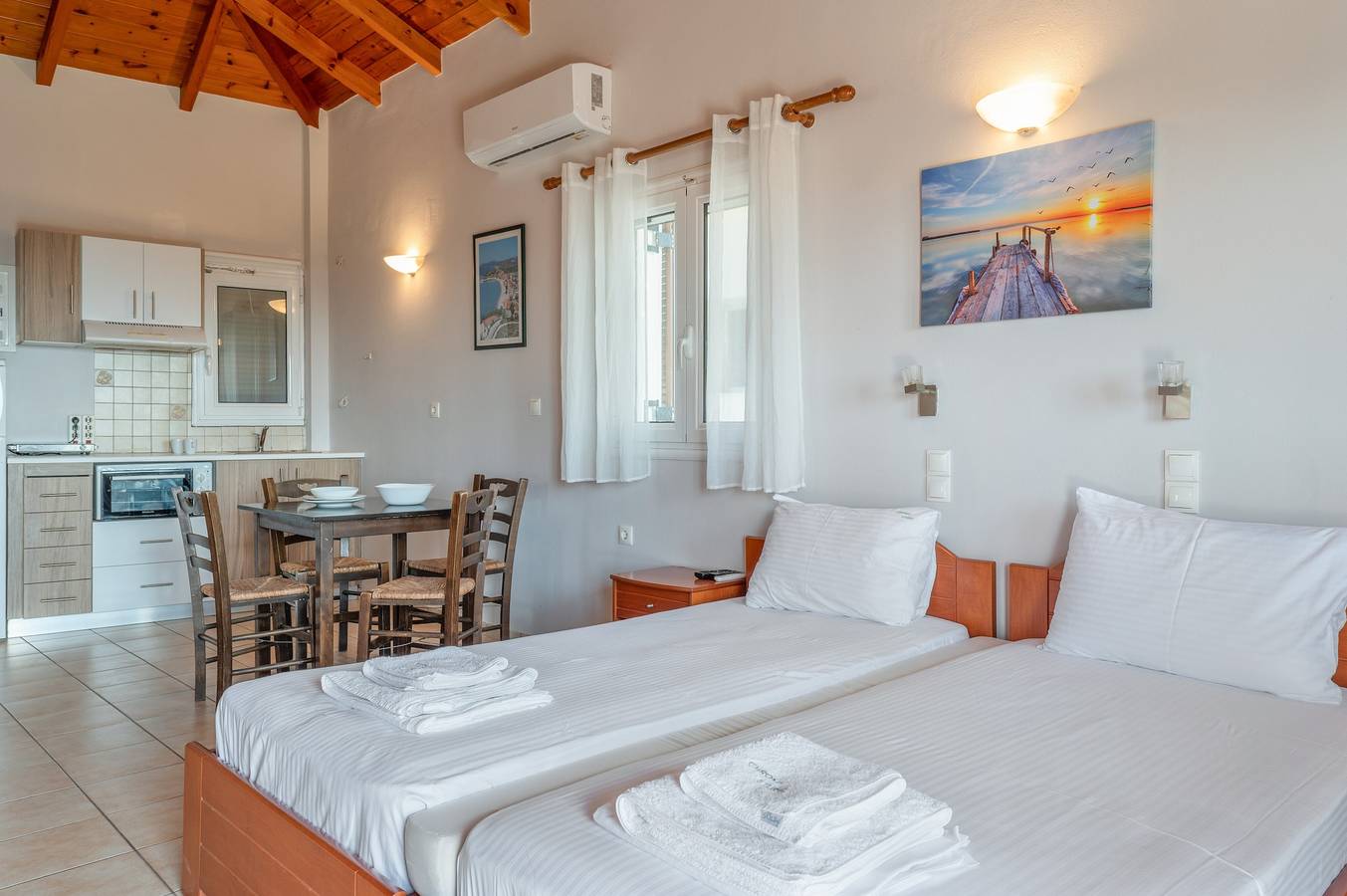 Ganze Wohnung, Apartment 'Chroma' mit Meerblick, Wlan und Klimaanlage in Finikounda, Messenien