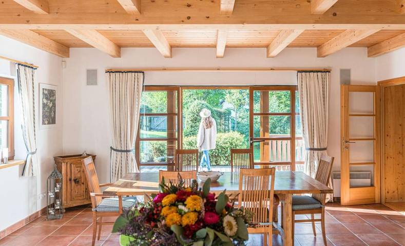 Villa für 8 Personen, mit Balkon und Terrasse sowie Garten und Pool