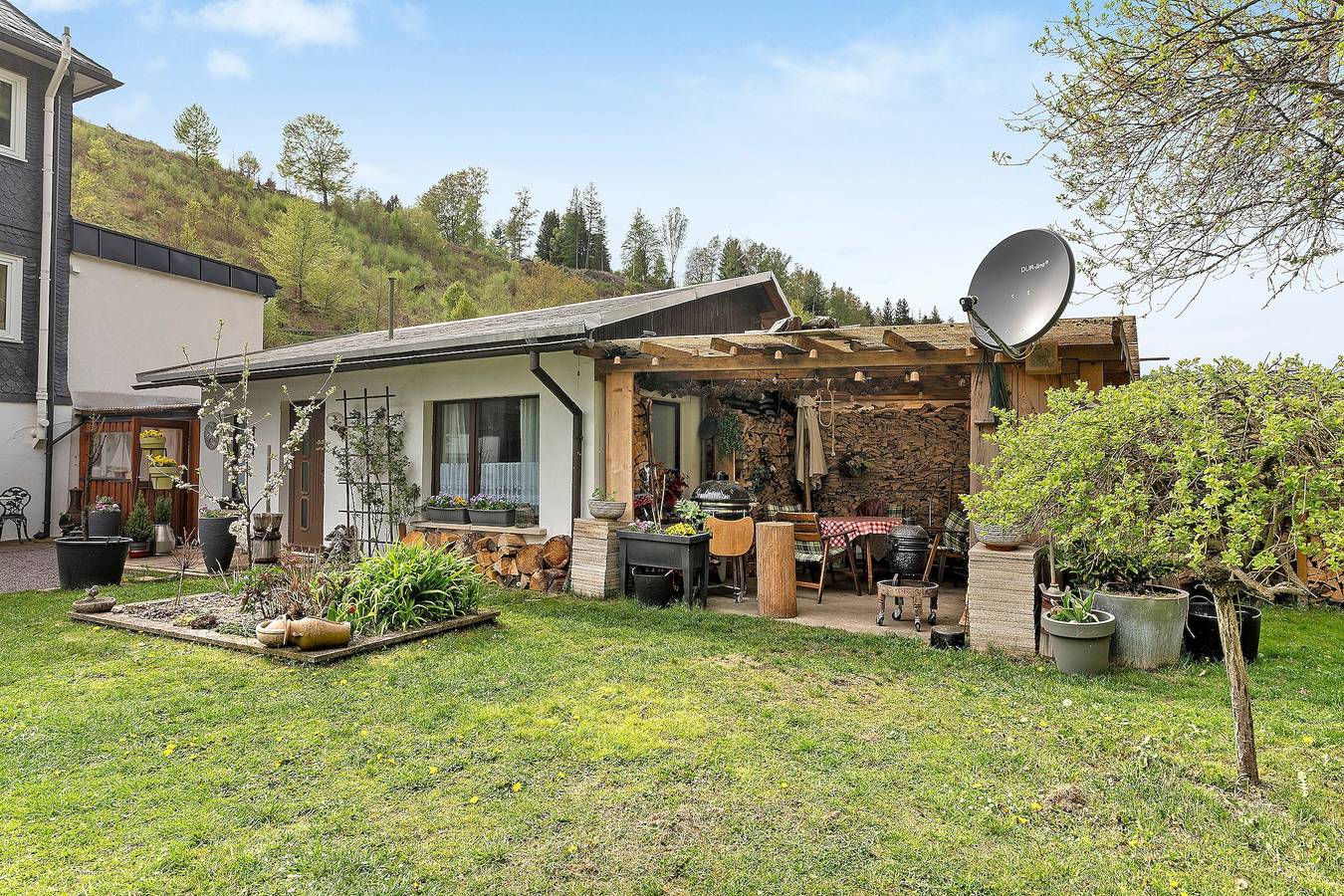 Holiday Home 'Rosenberg' with Mountain View, Private Terrace and Wi-Fi in Katzhütte, Rennsteig