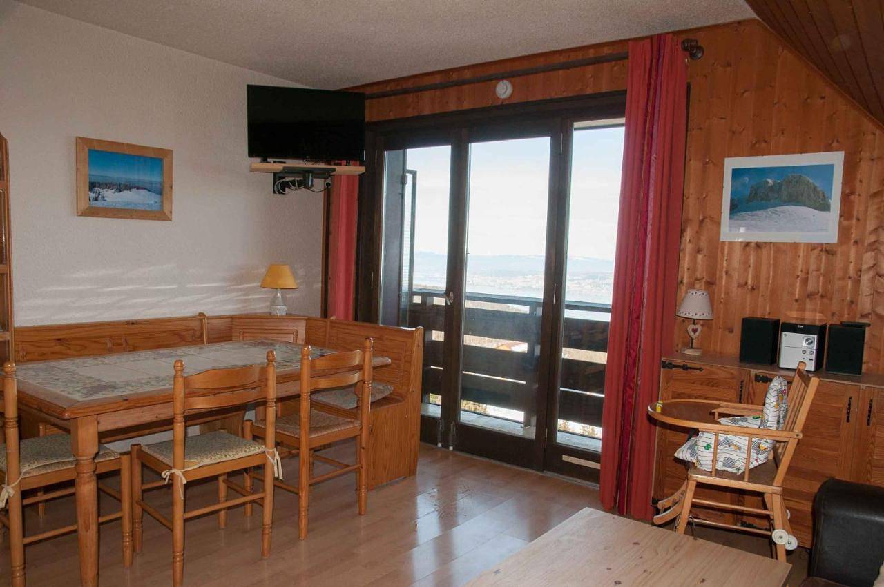 Appartement entier, Duplex Apartment (7 Adults) in Thollon-les-Mémises, Région de Thonon-les-Bains