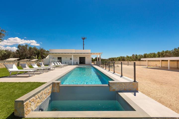 Ferienhaus für 8 Personen, mit Garten und Pool in Specchiarica