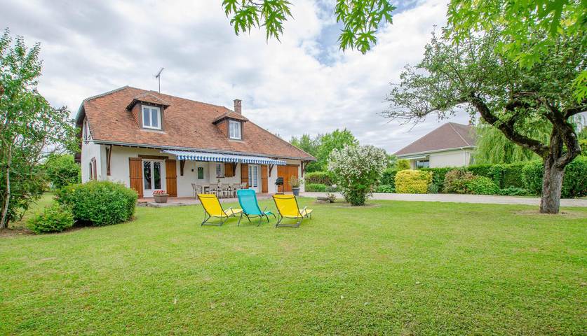 Gîte pour 6 personnes, avec Terrasse et Jardin à Piney
