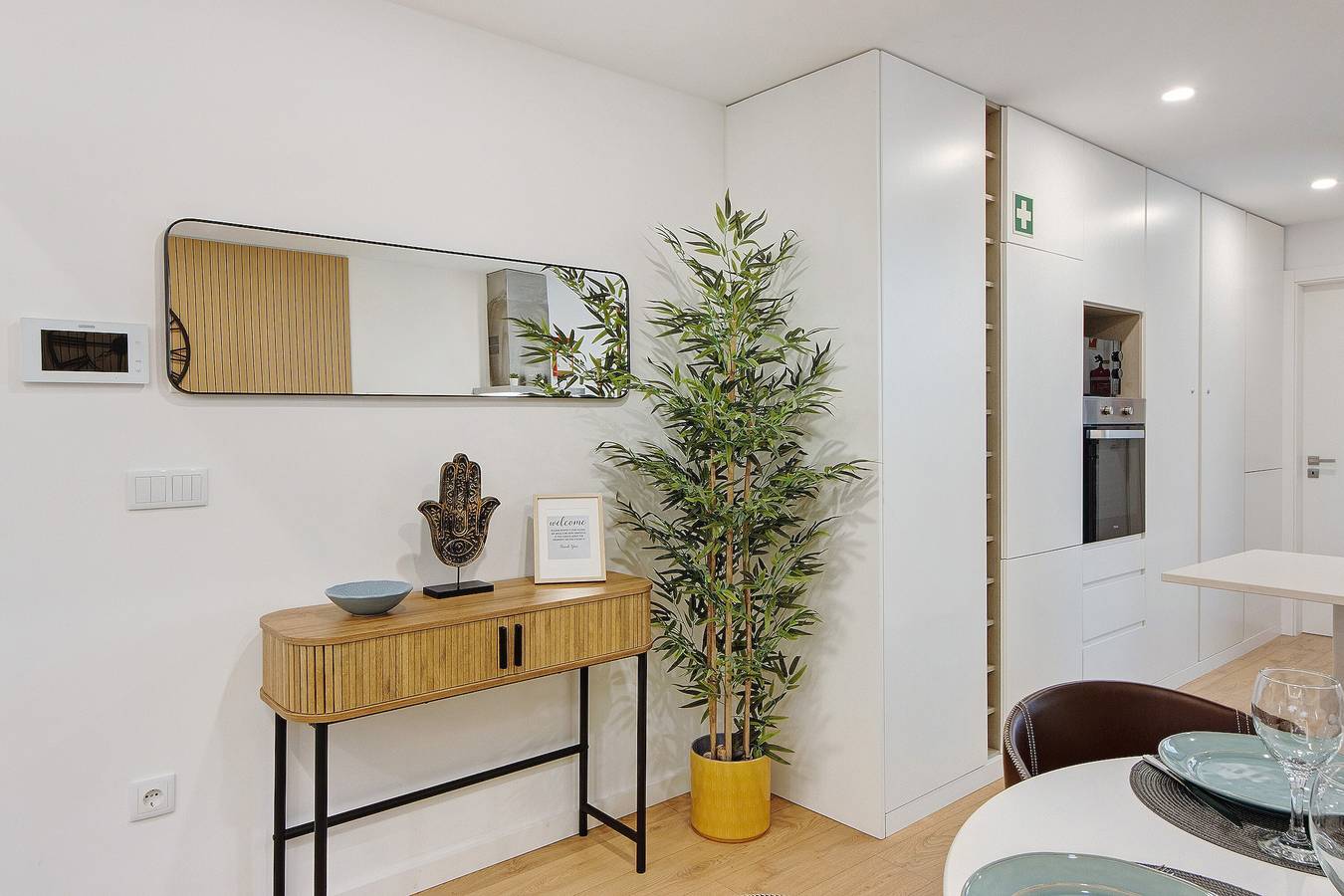 Appartamento intero, Appartamento 'Casa Ponte Dos Namorados' con Balcone, Wi-Fi e Aria Condizionata in Aveiro, Distretto d'Aveiro
