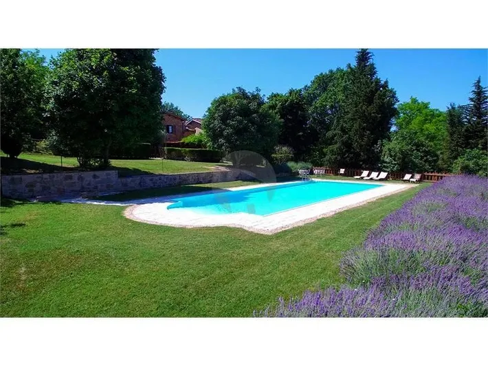 Alloggio in famiglia per 2 persone, con terrazza e giardino nonché panorama e piscina - 1