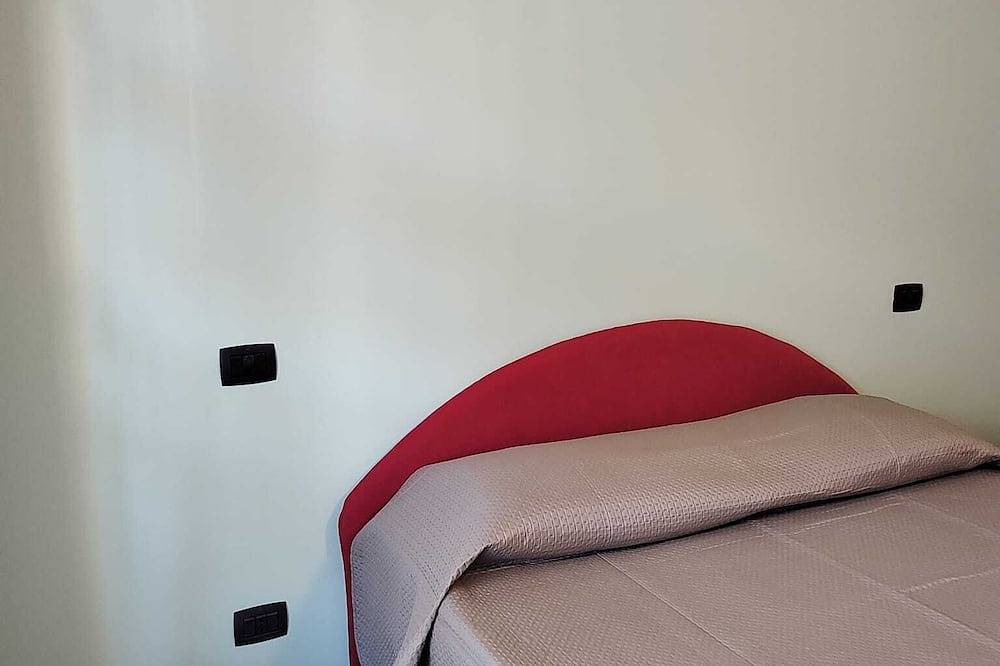 Ganze Wohnung, Spazioso Bilocale con Ampio Terrazzo, in Zona Tranquilla Vicino al Centro in Bra, Langhe