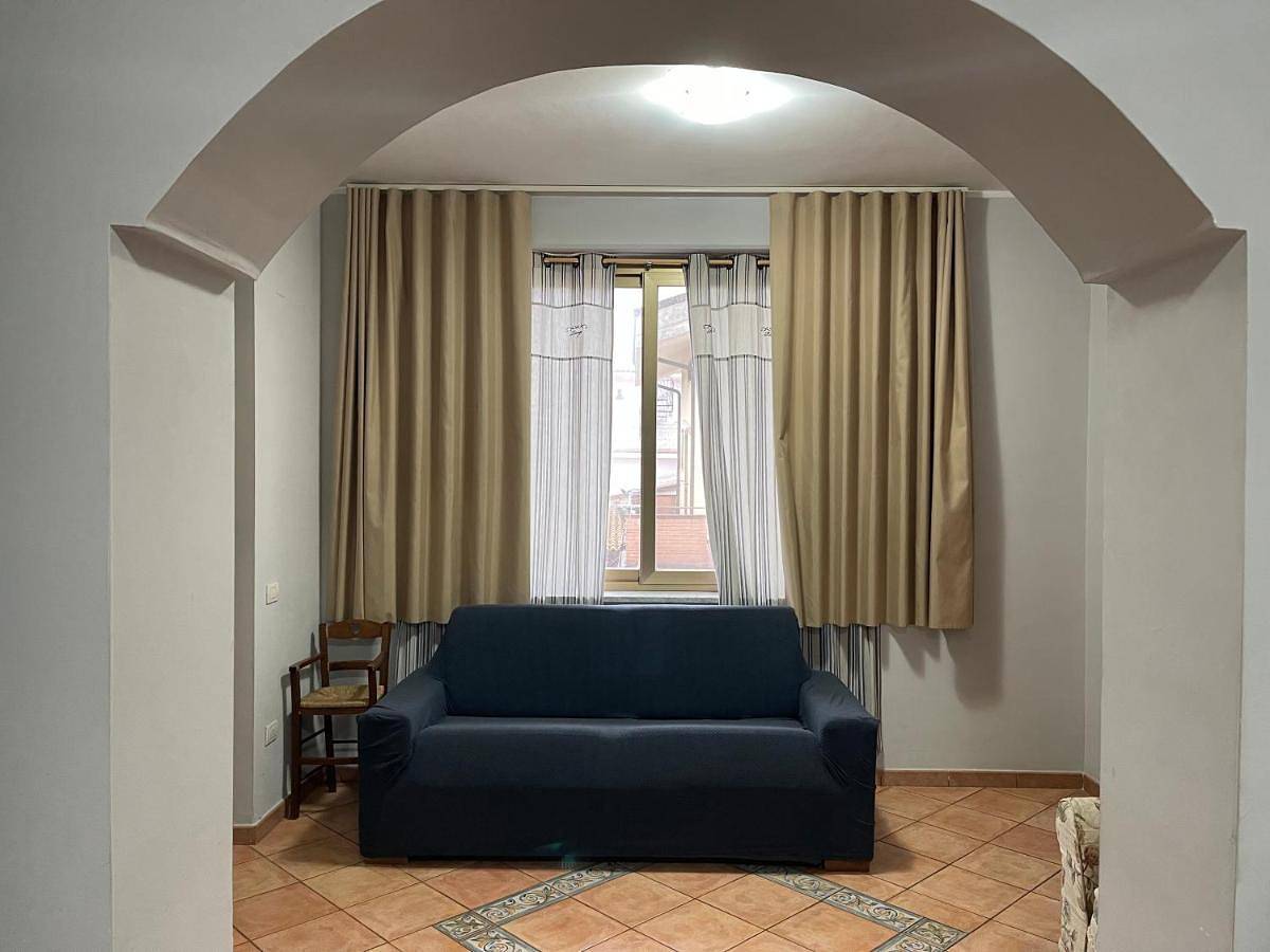 Villa Lidia & Attico degli artisti, free pets , giardino recintato e attrezzato in Scauri, Provincia di Latina