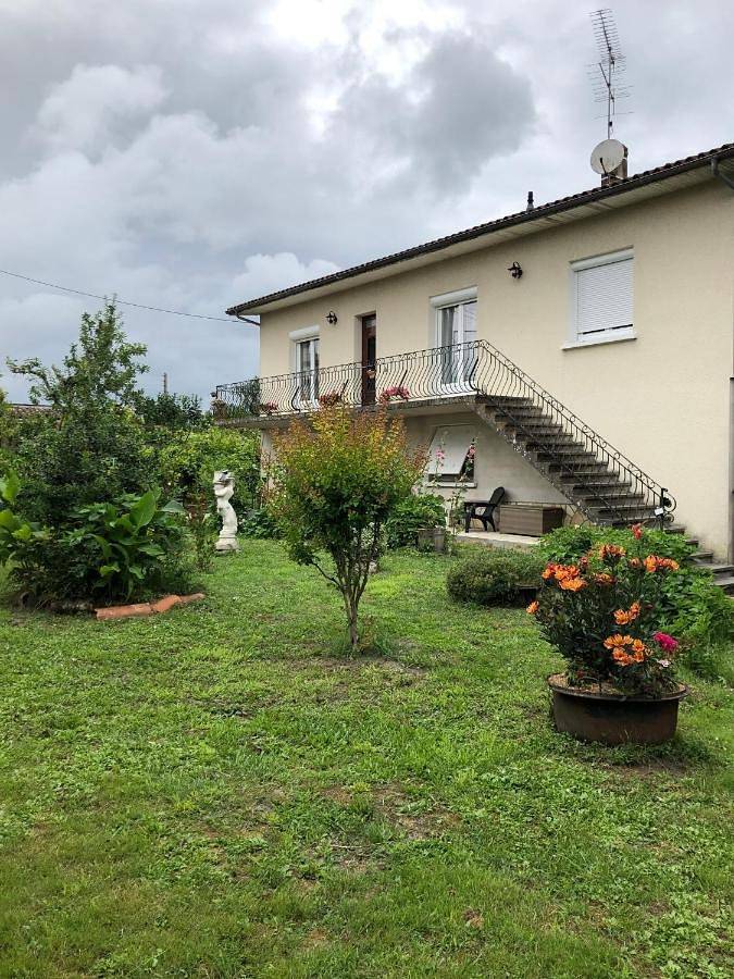 Location de vacances pour 6 personnes, avec jardin et vue à Barbaste - 2