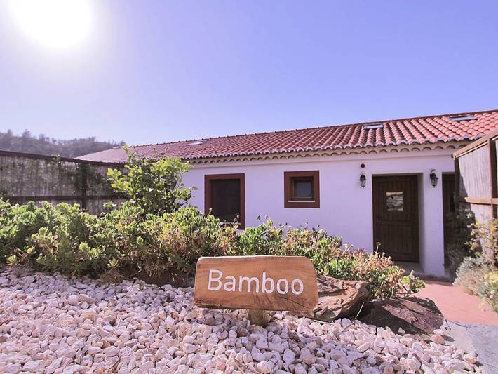 Casa de férias para 2 pessoas, com piscina e jardim em Odeceixe