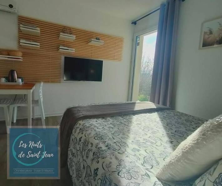 Gîte pour 2 personnes, avec terrasse ainsi que vue et jardin à Saint-Jean-Saint-Maurice-sur-Loire - 4