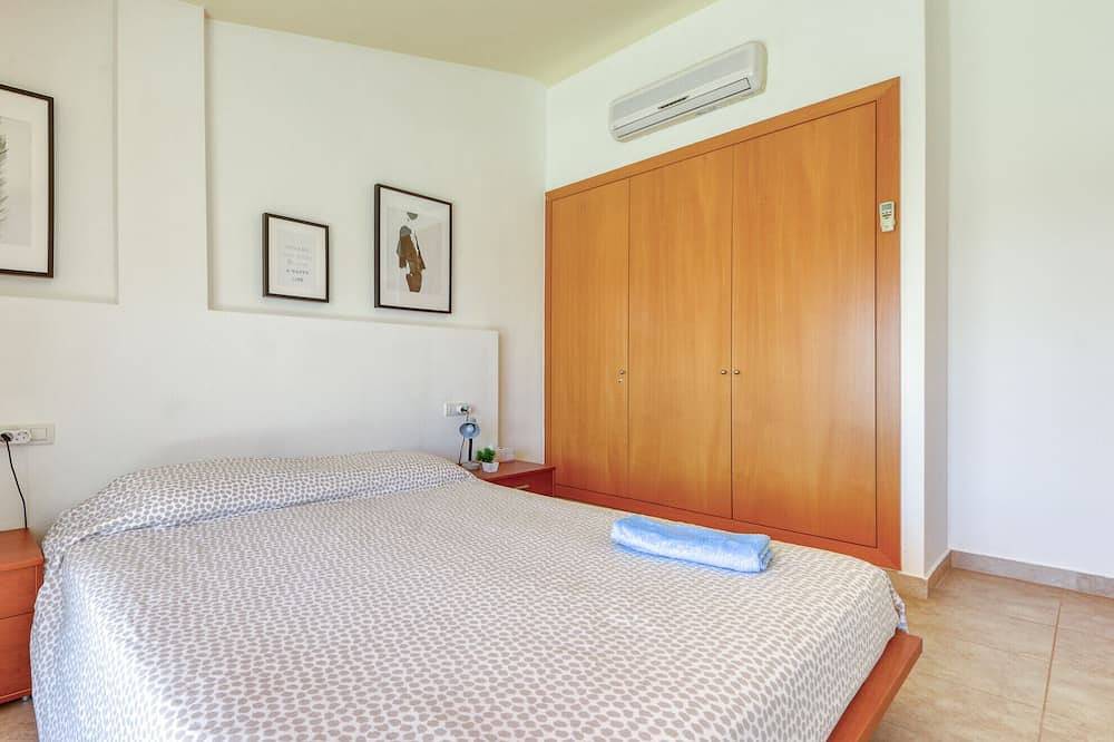 Entire apartment, Sun Village  P4 in Palau-saverdera, Upper Empordà