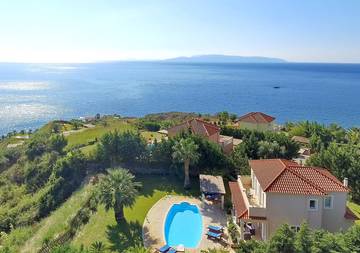 Villa for 7 Guests in Kefalonia, Greece, Picture 3
