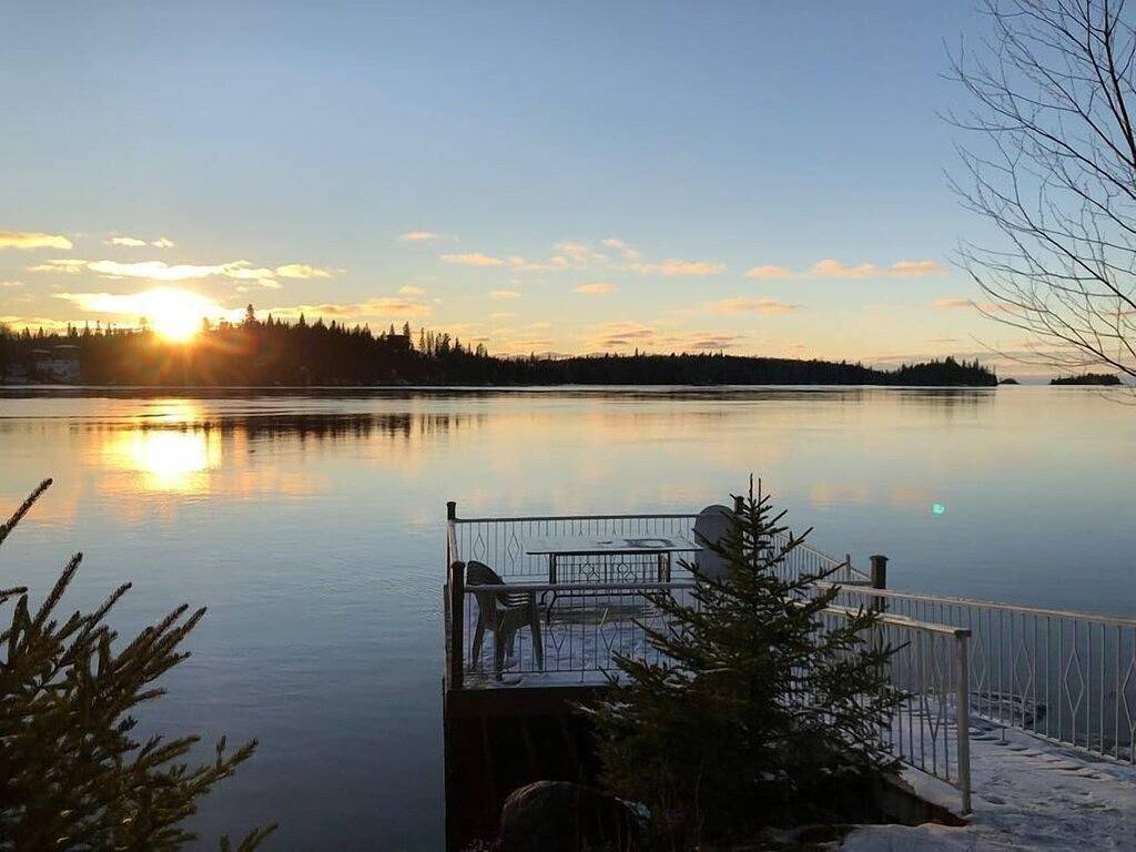 Chalet spa/kayaks/beach/terrace on the water #270082 in Saguenay–Lac-Saint-Jean