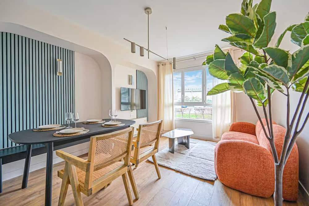 Entire apartment, Paris - Adorable 3-room apartment with 2 bedrooms and 2 bathrooms in Bagnolet, Seine-Saint-Denis