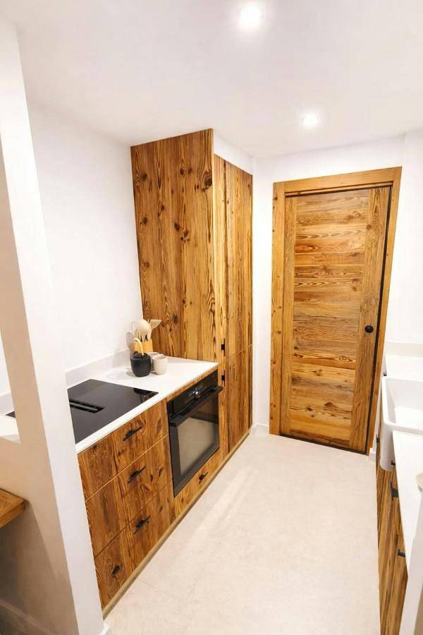 Cottage With Sauna By Lake Bourget In Savoy in Conjux, Région de Chambéry