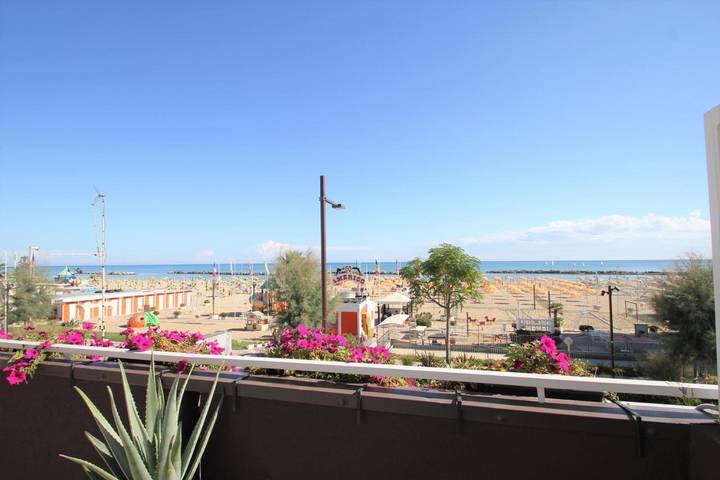 Appartamento per 4 persone, con Balcone e Terrazza nonché Panorama a Torre Pedrera