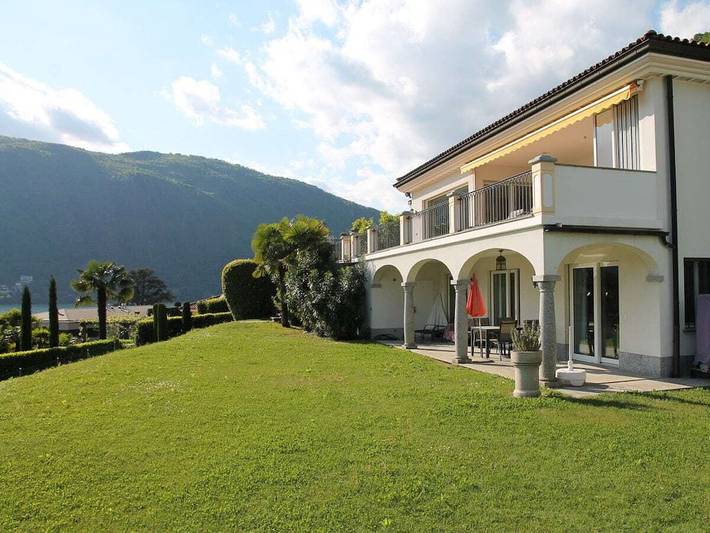 Ferienhaus für 4 Personen, mit Terrasse und Garten sowie Pool in Morcote