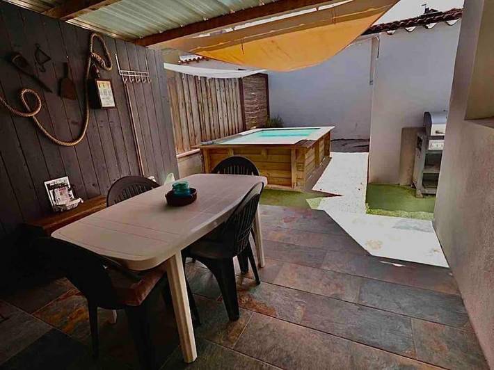 Gîte pour 4 personnes, avec terrasse et piscine à Saint-Victoret - 3