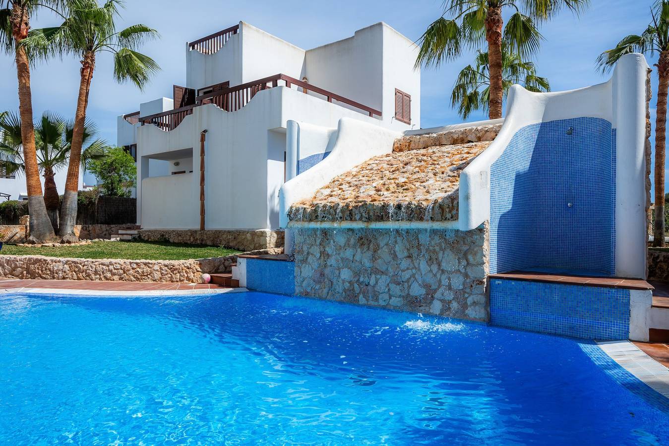 Geheel appartement, Appartement La Perla de Cala d'Or 10 met gedeeld zwembad, tuin & Wi-Fi in Cala Egos, Santanyí