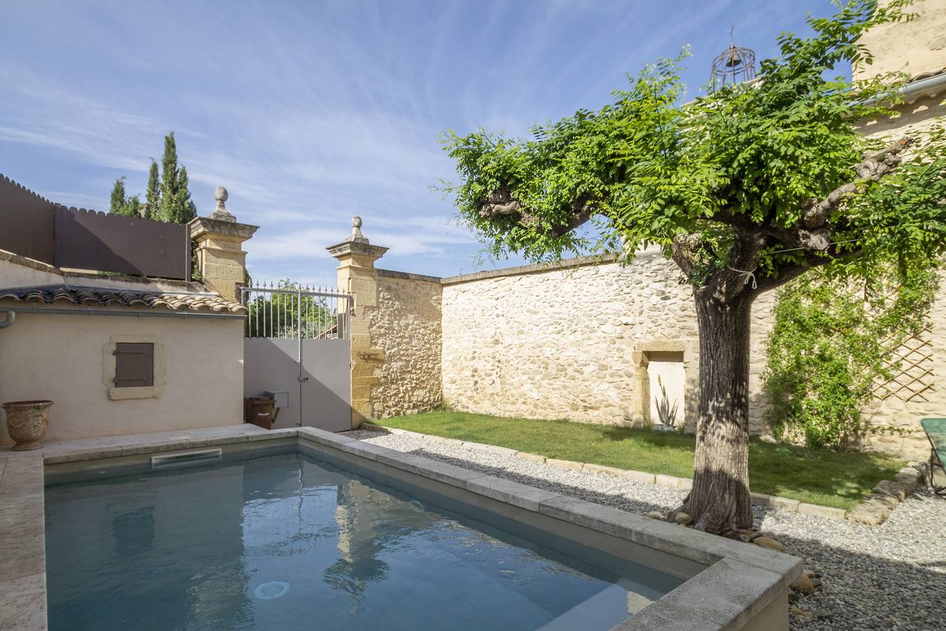 La Baronne in Saint-Hilaire-d'Ozilhan, Région de Nîmes