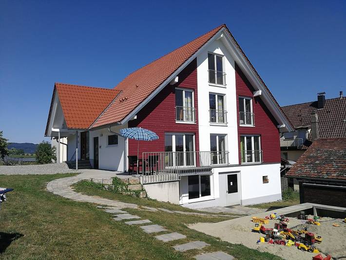 Ferienhaus für 5 Personen, mit Balkon/Terrasse und Terrasse sowie Garten in Überlingen - 2