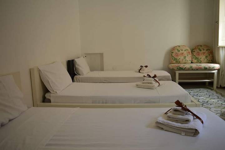 Appartement entier, Art Nouveau style villa facing Mondello beach in Mondello, Palerme