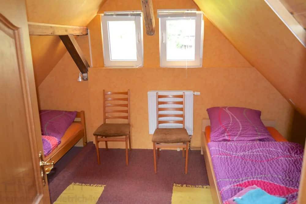 Chalet am Bergflüsschen mit Sauna & Riesentrampolin & Waldschwimmbad in Harzvorland