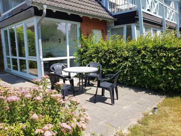 Ferienpark für 3 Personen, mit Terrasse und Garten sowie Seeblick, kinderfreundlich auf Rügen