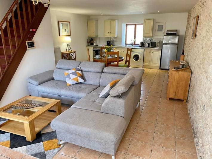 Location de vacances pour 6 personnes, avec jardin et piscine, animaux acceptés à Brux - 2