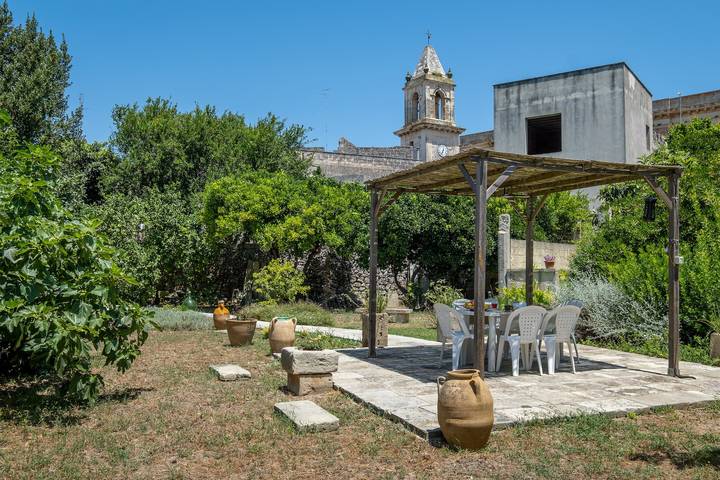 Apartment "La Dimora Elia'" with Private Garden & Wi-Fi in Muro Leccese, Lecce Province