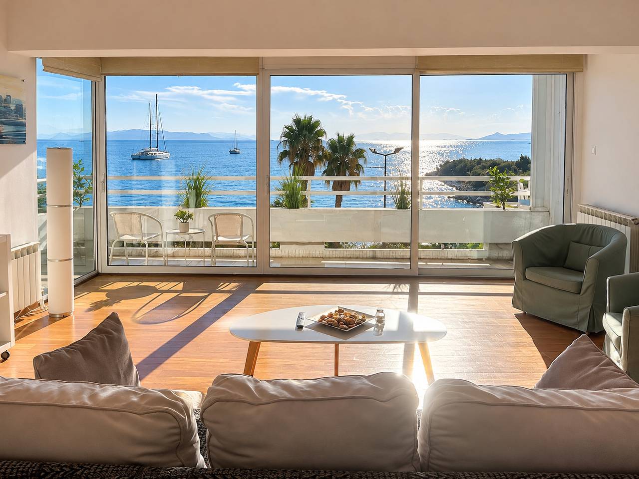 Ganze Wohnung, Adelos Coastal Chic am Meer - Athener Riviera in Athen, Süd-Athen