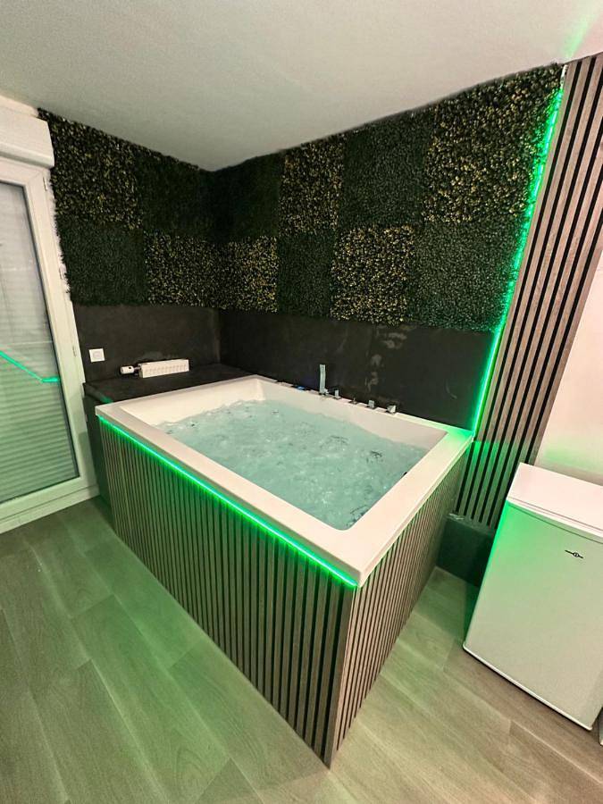 Apartamento de vacaciones para 4 personas, con terraza y jacuzzi - 1