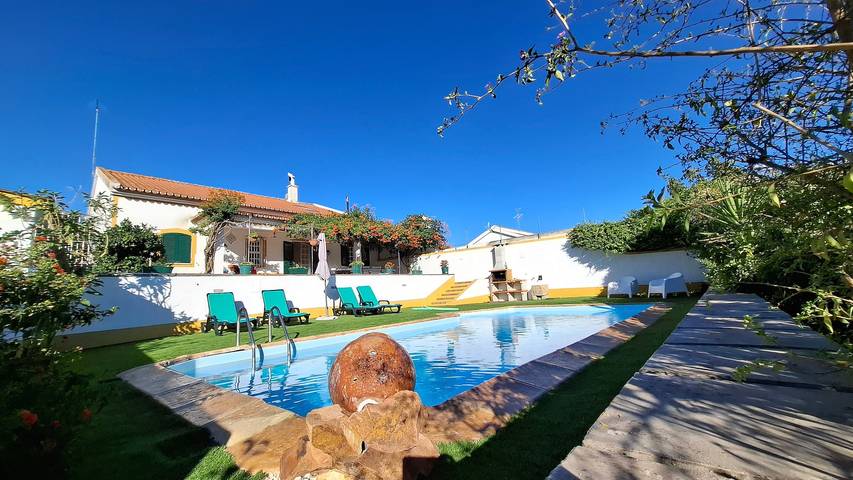 Casa de férias para 10 pessoas, com jacuzzi e jardim em Distrito de Évora