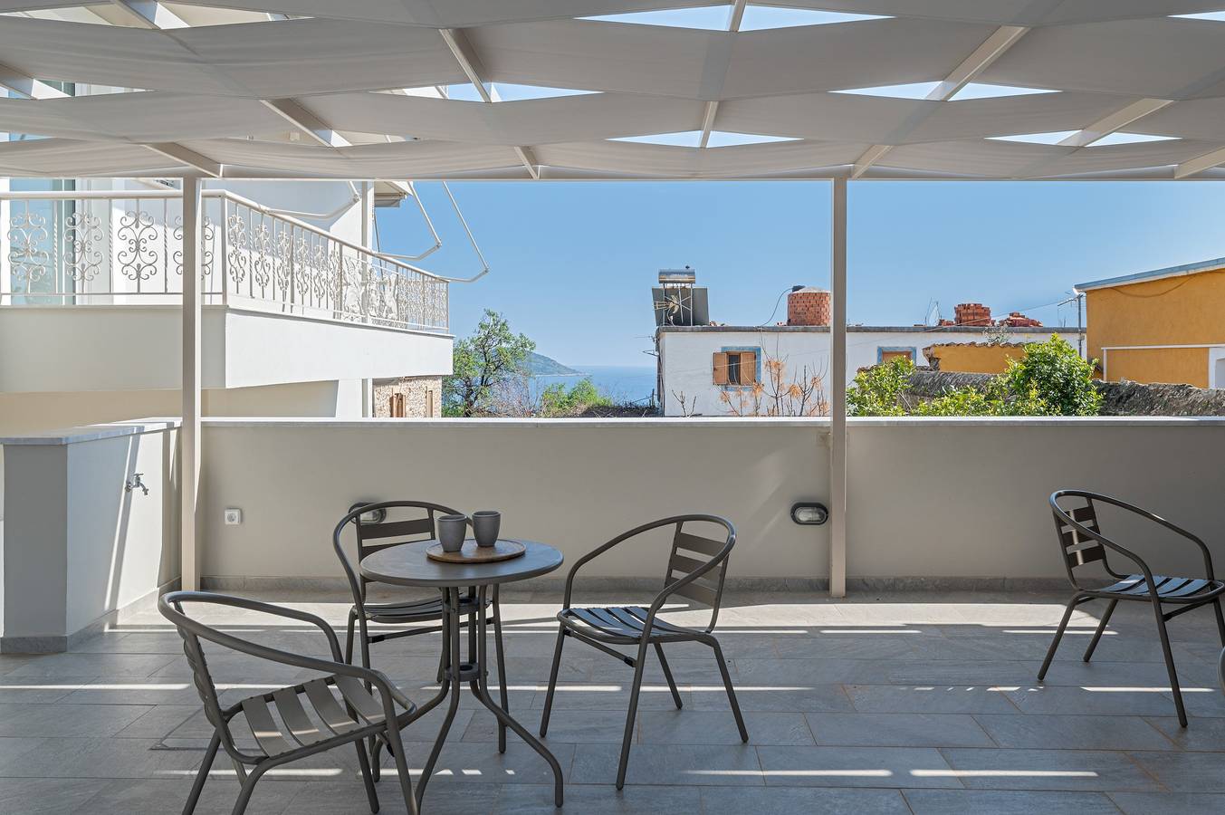 Kamer 'Standard 4' met gedeeld terras, wifi en airconditioning in Mani Peninsula